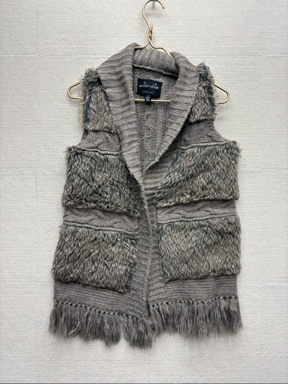 Outdoor edition by Parkhurst | large Taupe Gray Faux-Fur Panel Knit Vest Fringe
